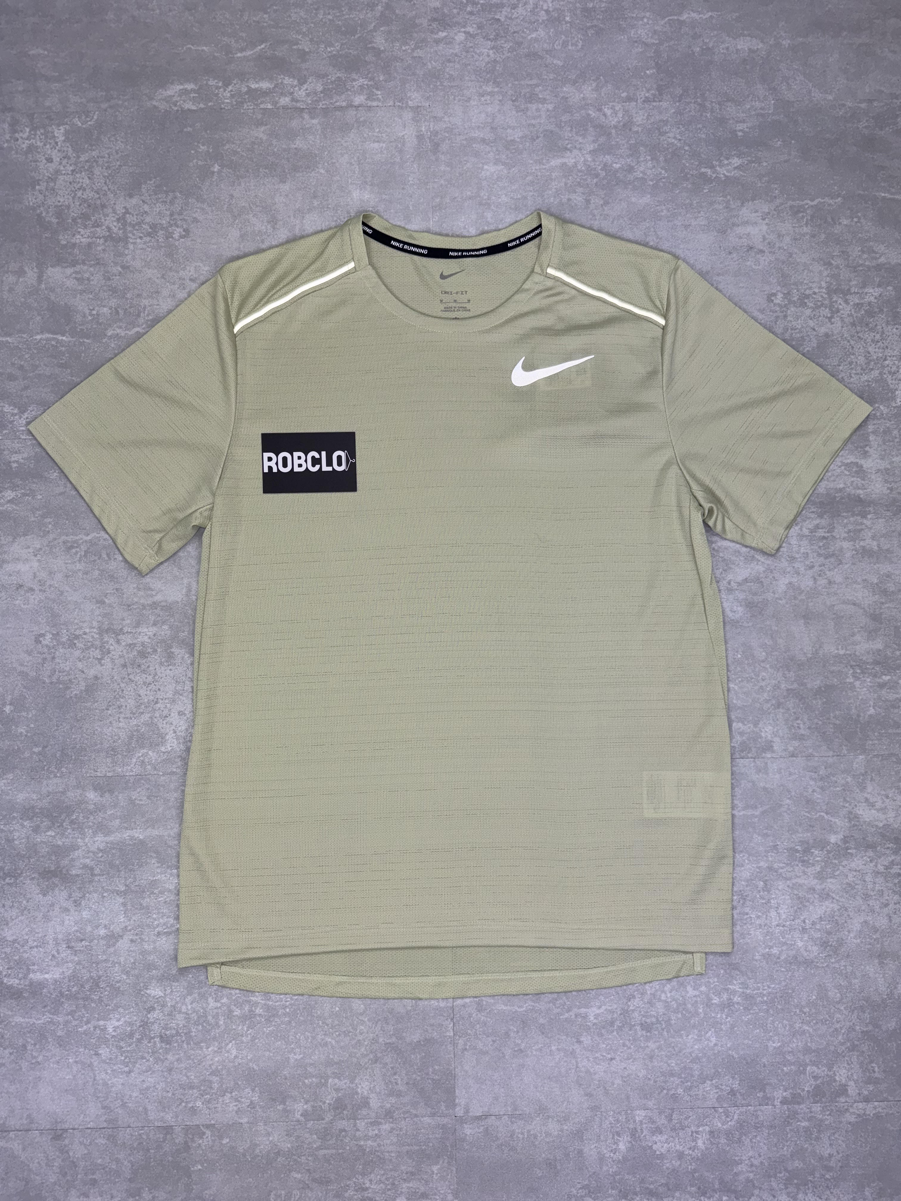 Nike 1.0 Miler T-Shirt Olive Aura (Asia Sizing - Size Up)